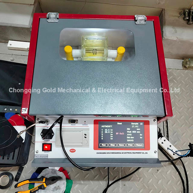 GDYJ-502A Pantalla táctil de 100kV Transformador de aceite Voltaje de descomposición dieléctrica BDV ASTM D1816